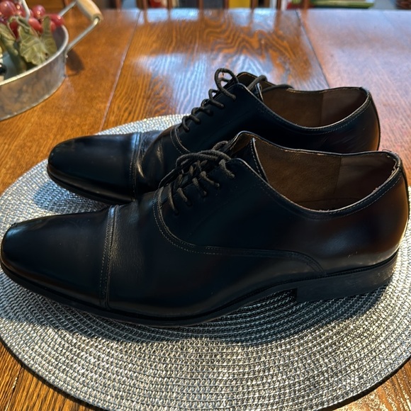 FLORSHEIM Francisco Black Leather Cap-Toe Oxfords - Picture 4 of 7
